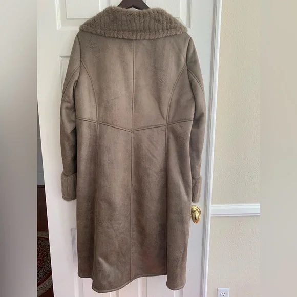 NWT Via Spiga Faux Fur Coat: Dark Taupe, Fir Lining, Pockets, Button/Snap XL - Picture 2 of 15